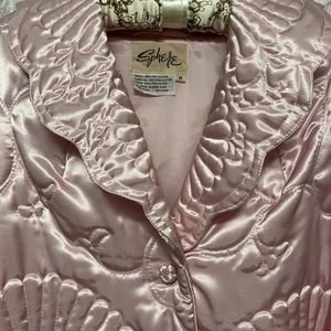 BUY NOW 💕🎄Gorgeous Pink women’s Robe “Sphere” size M, New Vintage. Never worn.